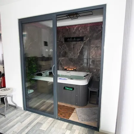 La Maison Du Bonheur- Spa, Detente & Nature Holiday home