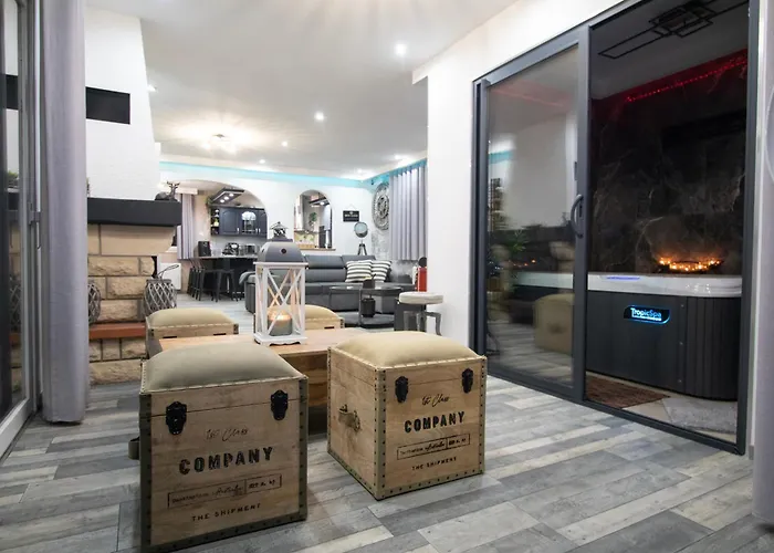 La Maison Du Bonheur- Spa, Detente & Nature Jarménil