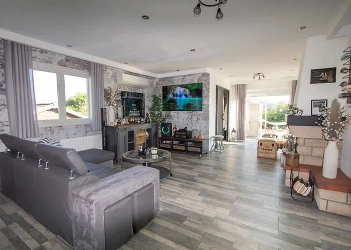 La Maison Du Bonheur- Spa, Detente & Nature Jarménil