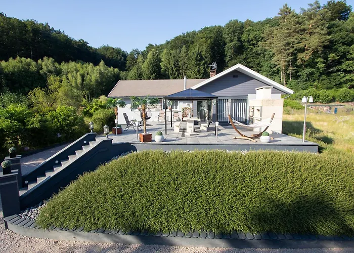 La Maison Du Bonheur- Spa, Detente & Nature Jarménil